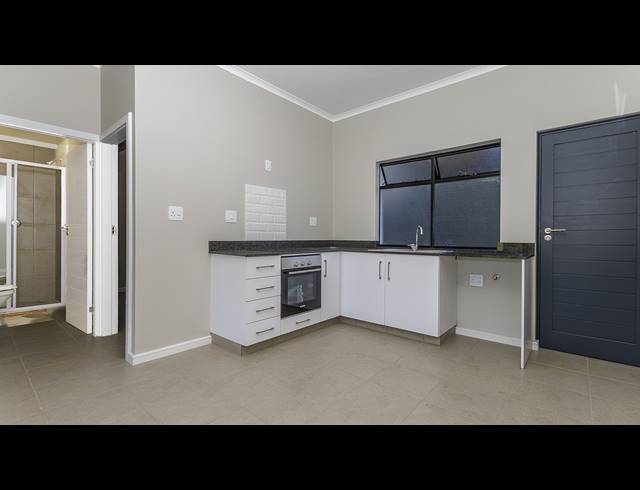 2 BEDROOM APARTMENT FOR SALE IN WATERFALL